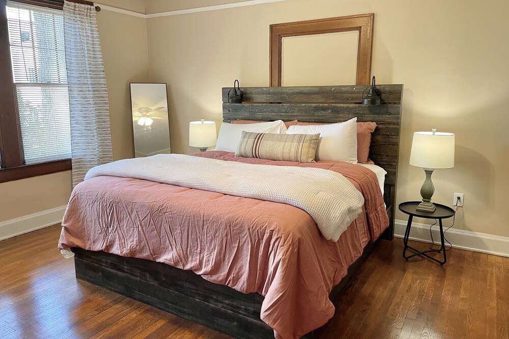 Photo of Bedroom in Anderson