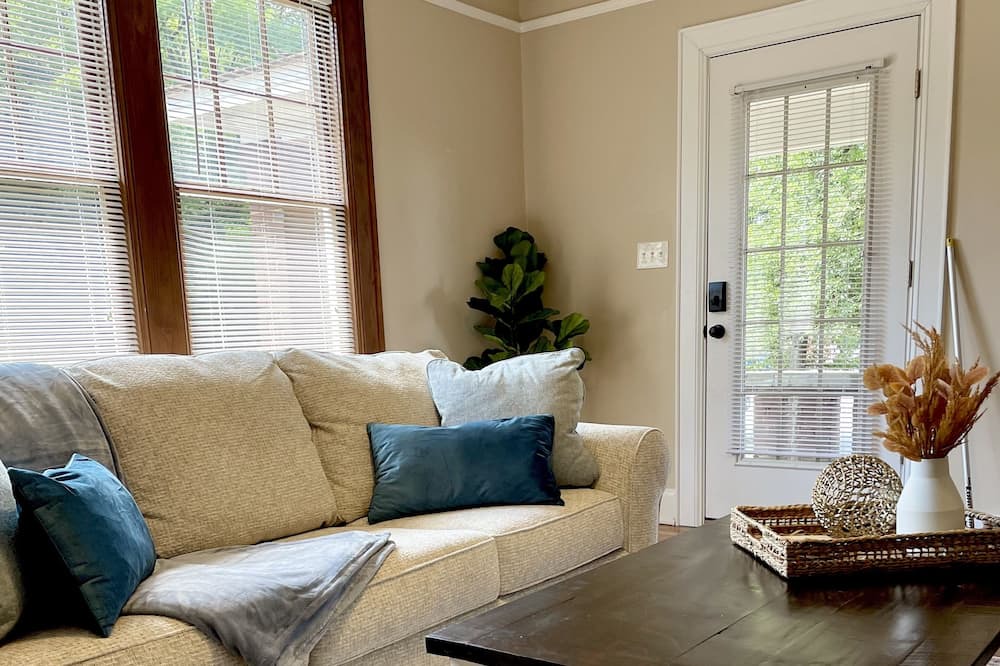 Photo of Livingroom in Anderson