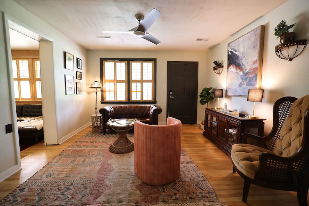 Photo of Livingroom in Charleston