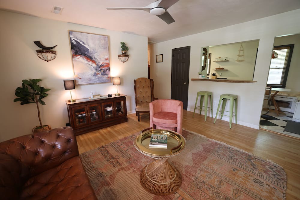 Photo of Livingroom in Charleston