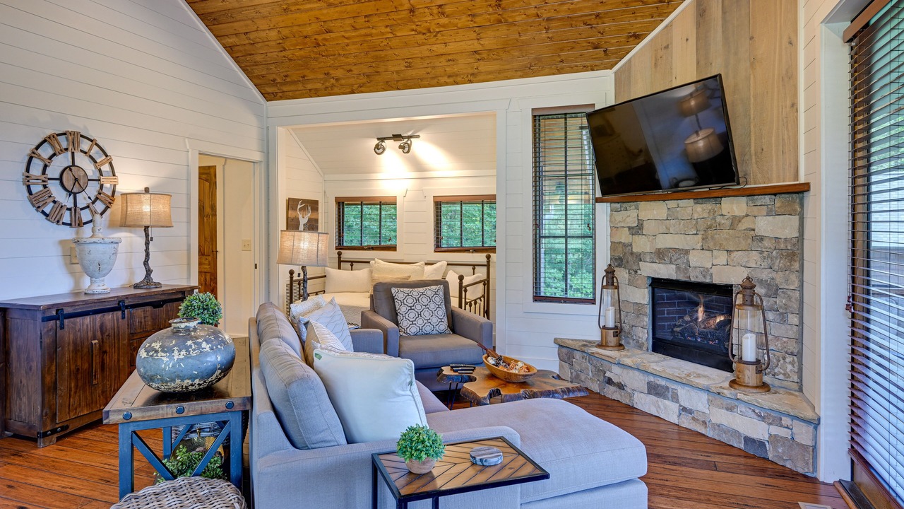 Photo of Livingroom in Tuckasegee