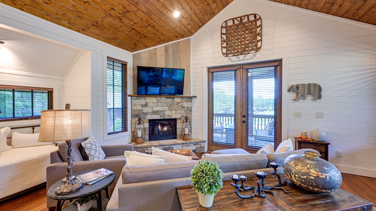 Photo of Livingroom in Tuckasegee