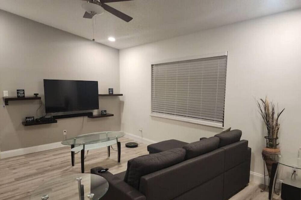 Photo of Livingroom in Murdock