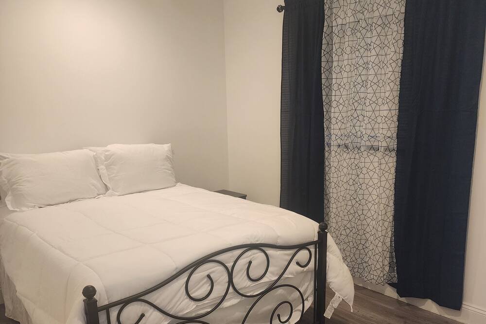 Photo of Bedroom in Murdock