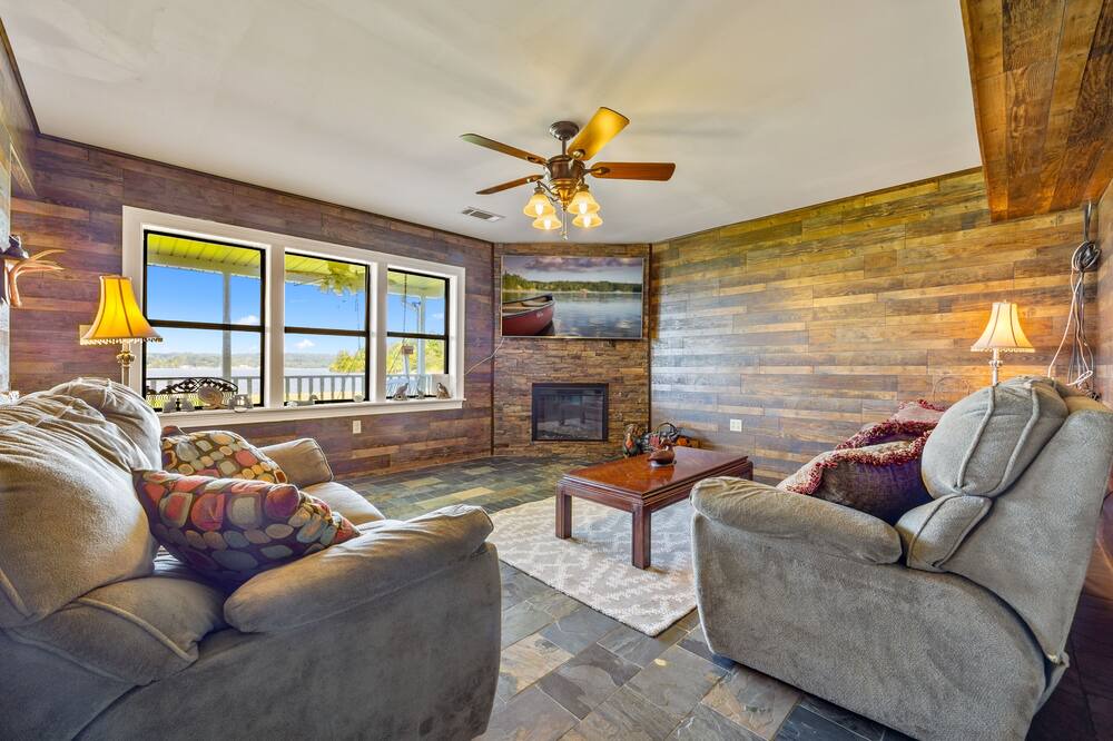 Photo of Livingroom in Greensboro