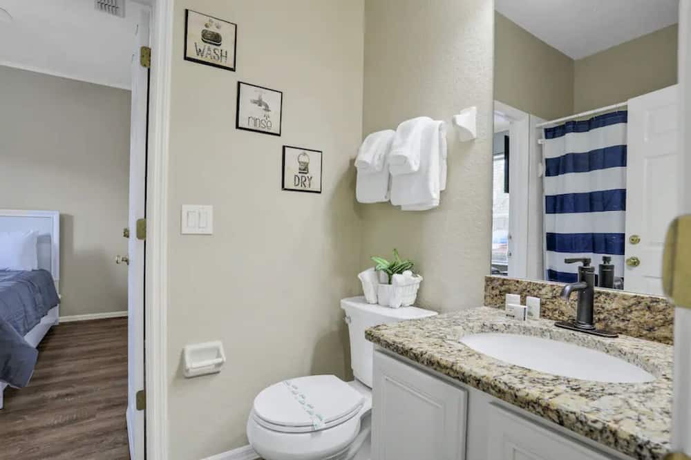 Photo of Bathroom in Regal Palms