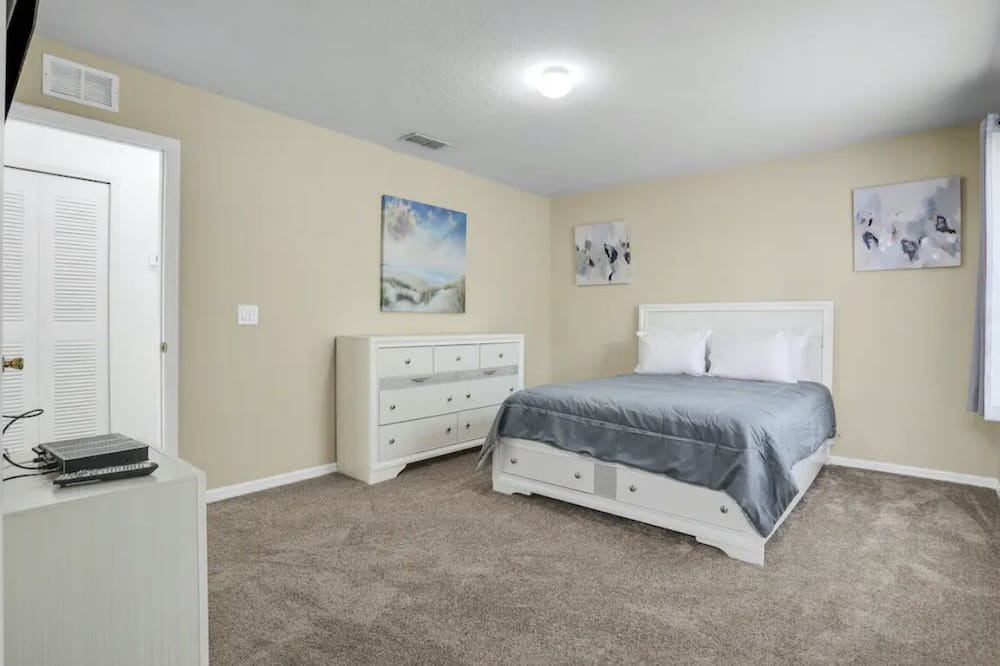 Photo of Bedroom in Regal Palms