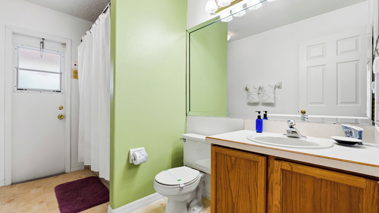 Photo of Bathroom in Crescent Lakes