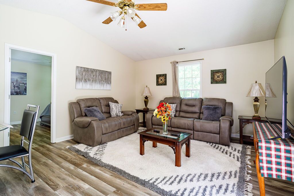 Photo of Livingroom in Stateburg
