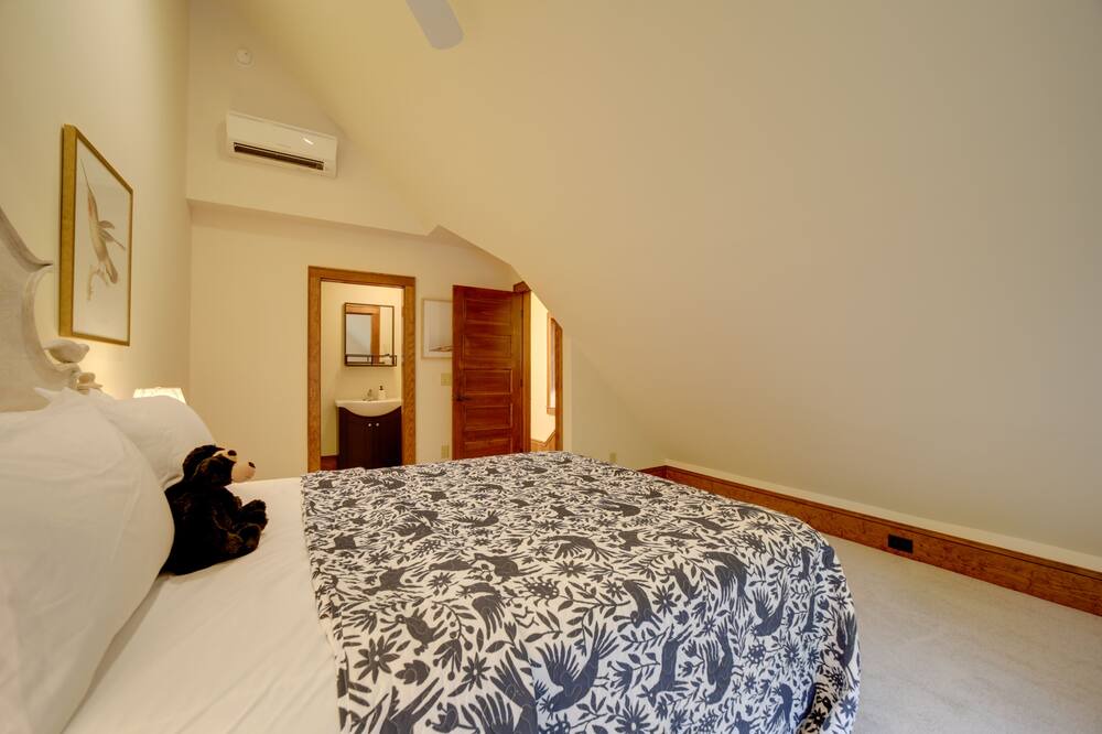 Photo of Bedroom in Cashiers