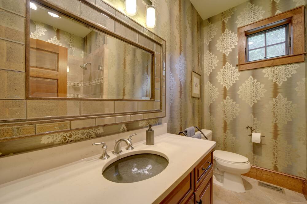 Photo of Bathroom in Cashiers