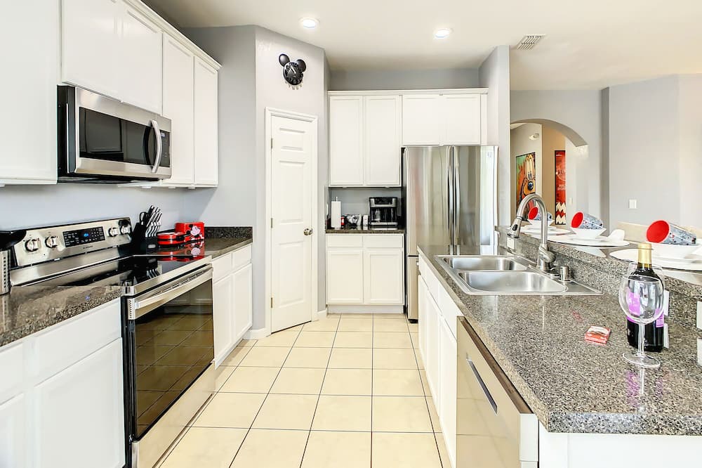 Photo of Kitchen in Trafalgar Village