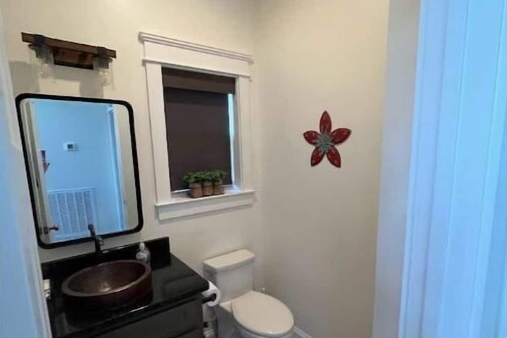 Photo of Bathroom in Union