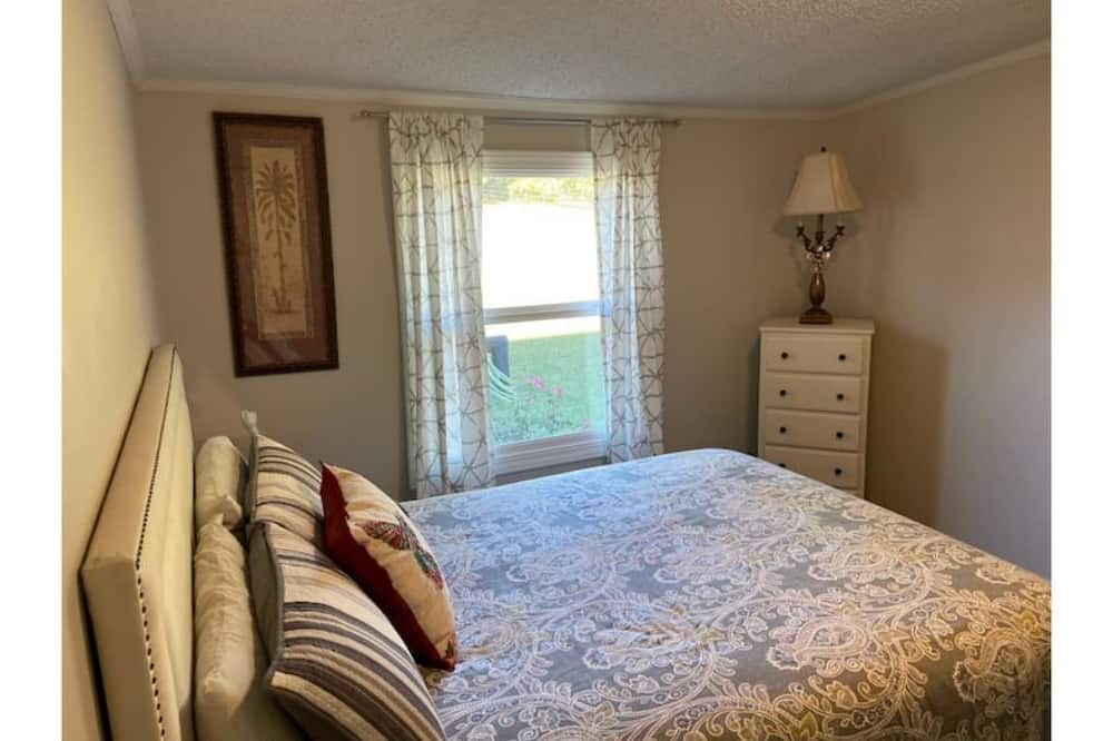 Photo of Bedroom in Aiken