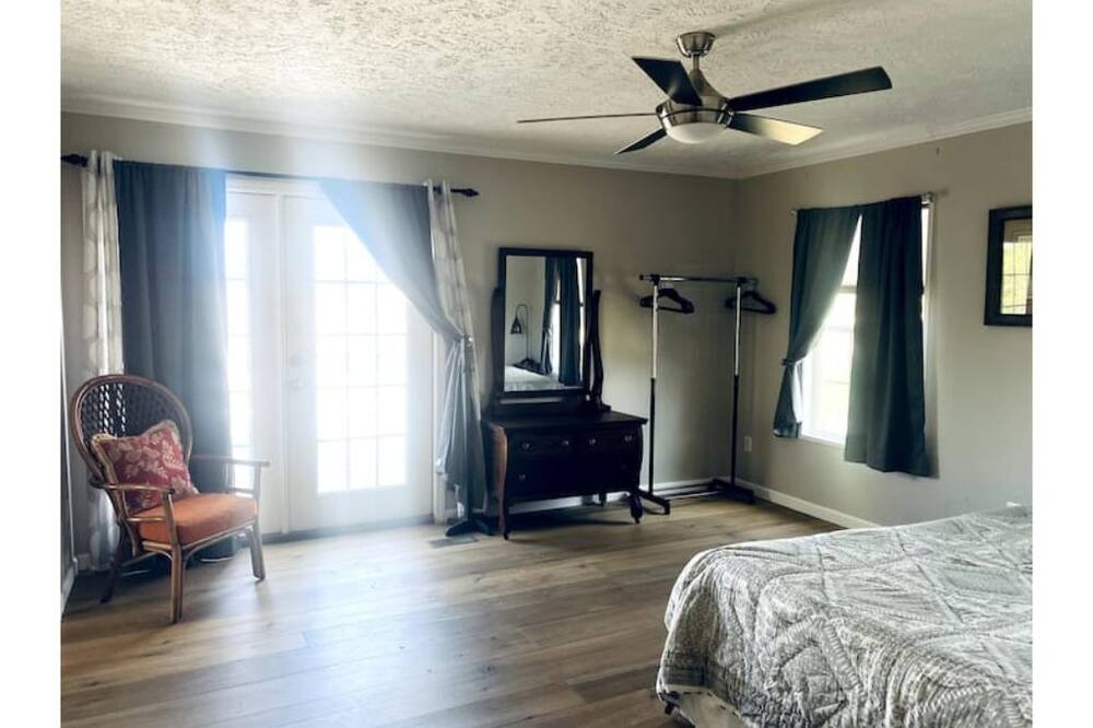 Photo of Bedroom in Aiken