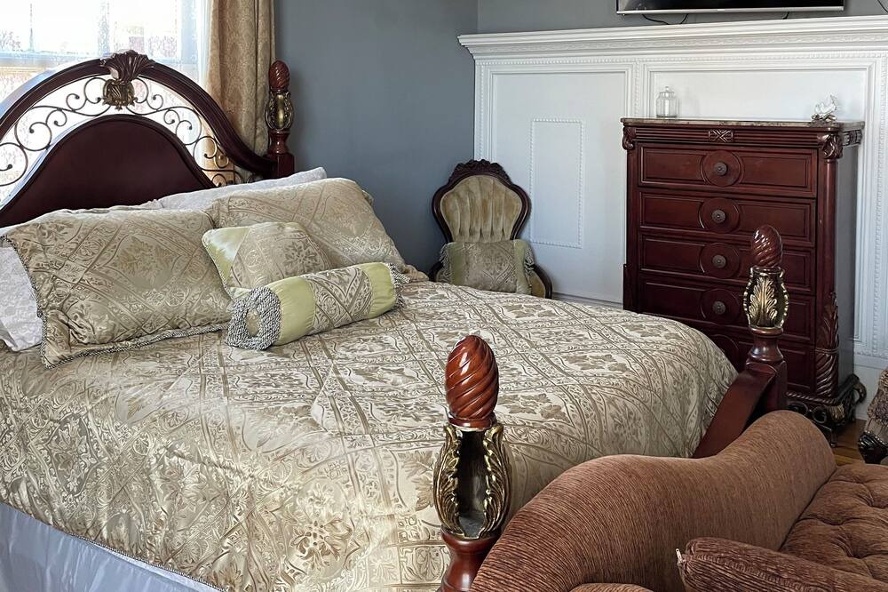 Photo of Bedroom in Anderson