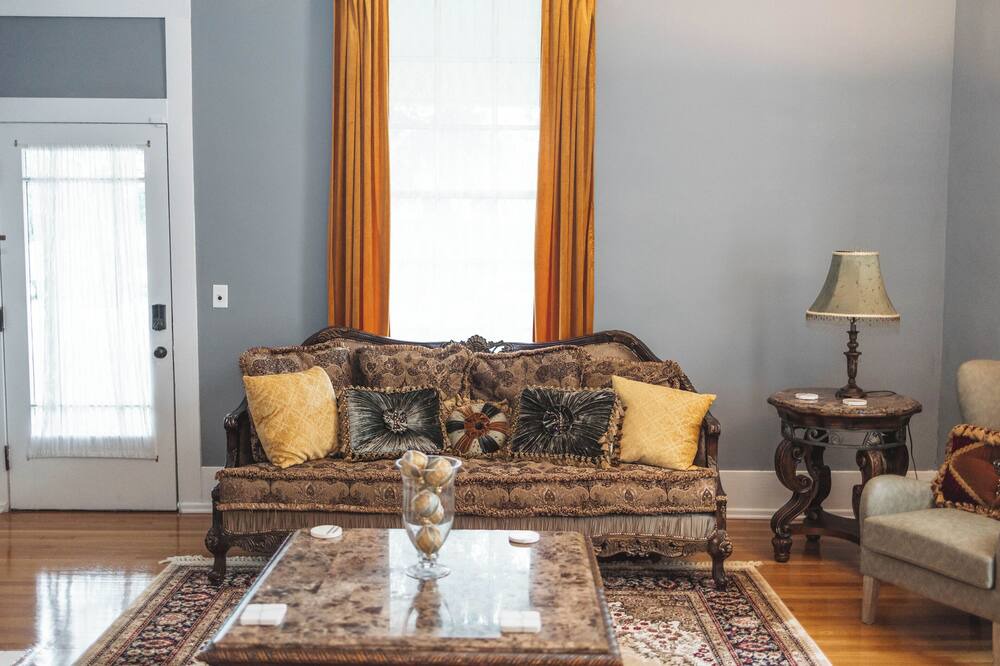 Photo of Livingroom in Anderson
