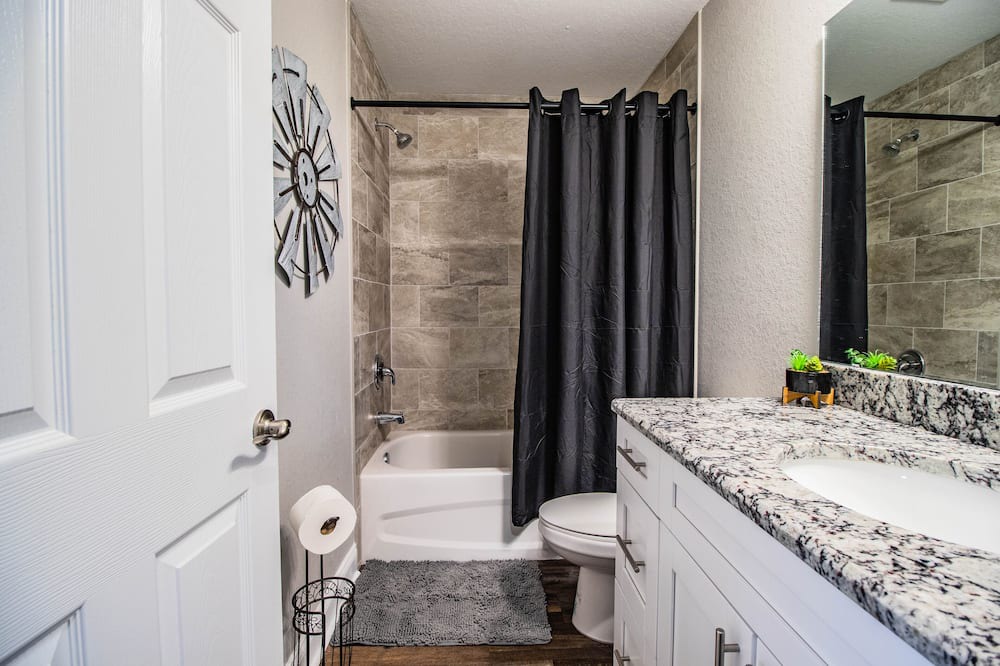 Photo of Bathroom in Bartow