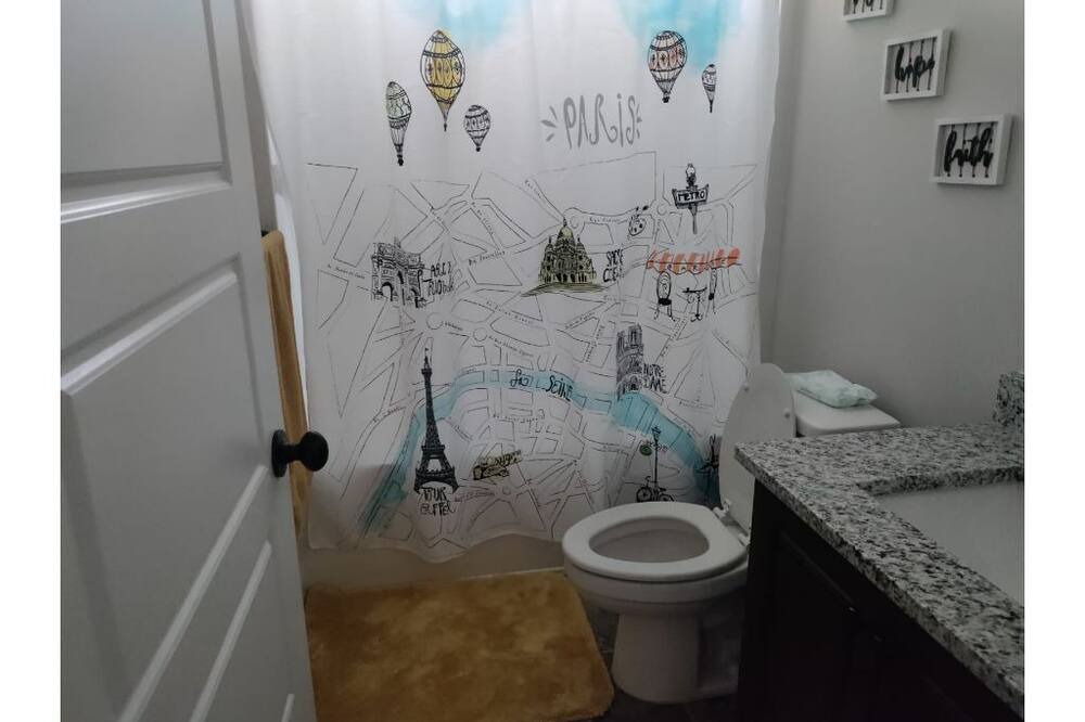 Photo of Bathroom in Gracewood