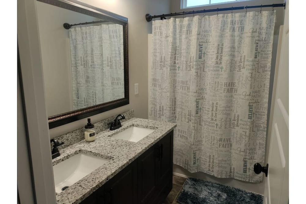 Photo of Bathroom in Gracewood