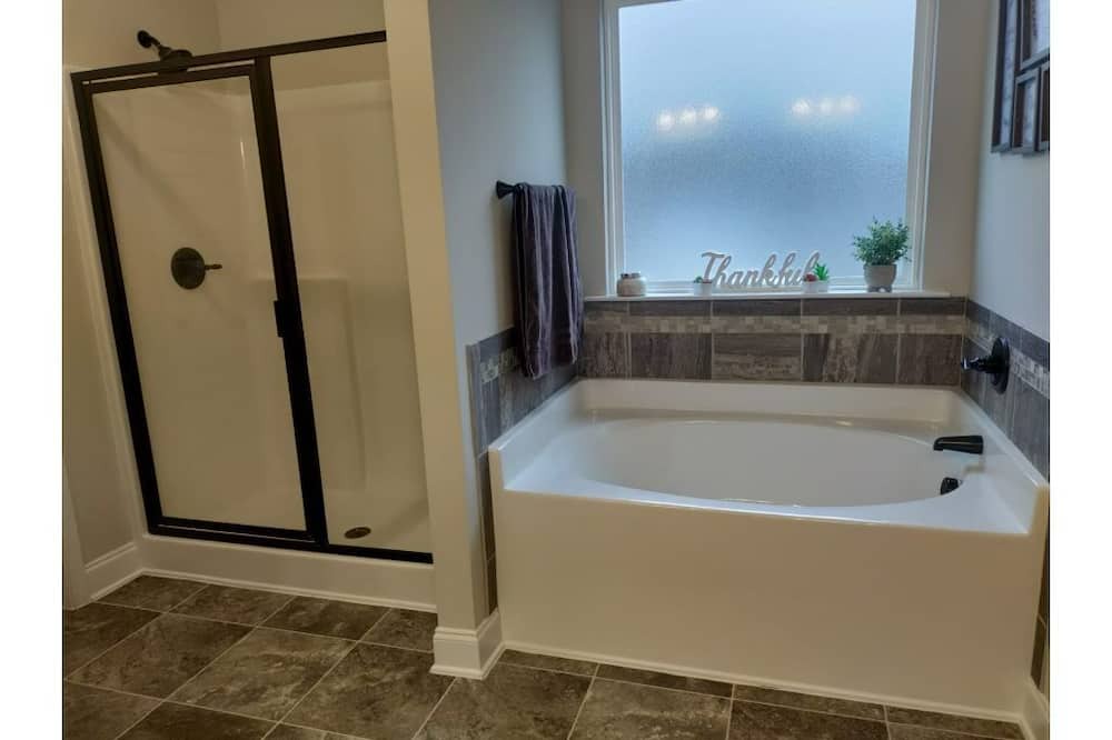 Photo of Bathroom in Gracewood