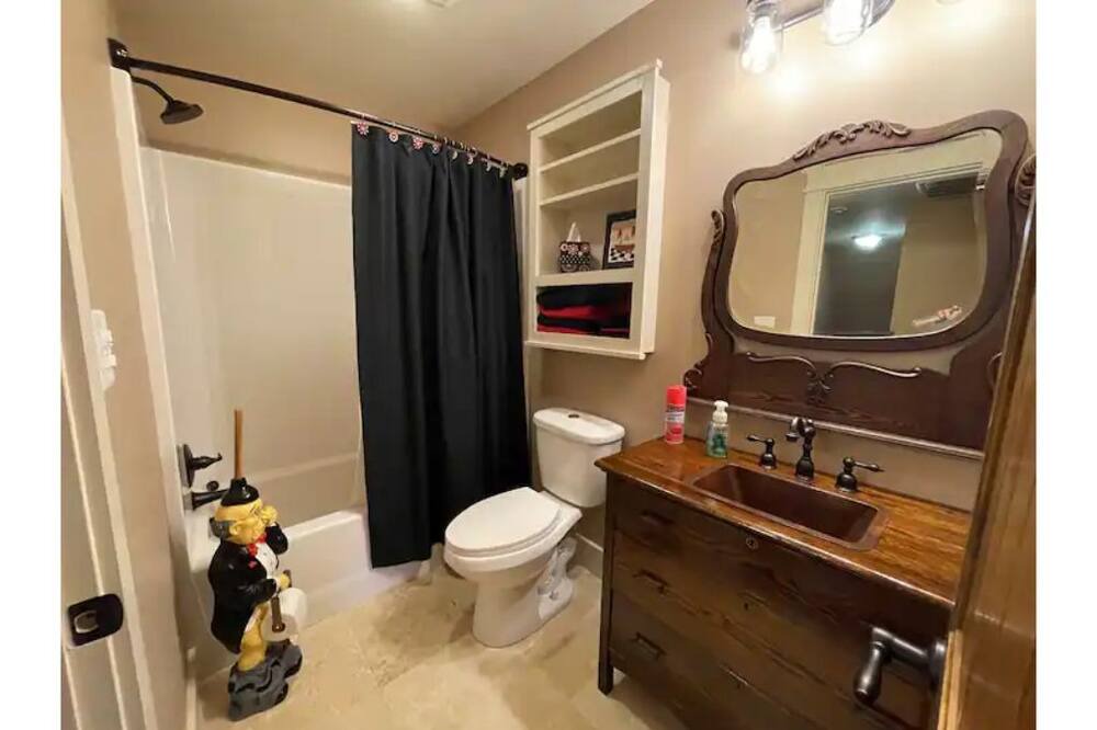 Photo of Bathroom in Emporia