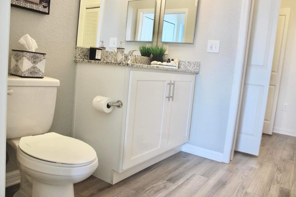 Photo of Bathroom in Riverview