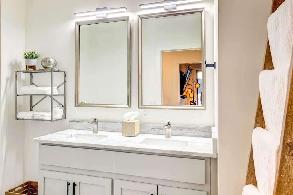 Photo of Bathroom in Topton
