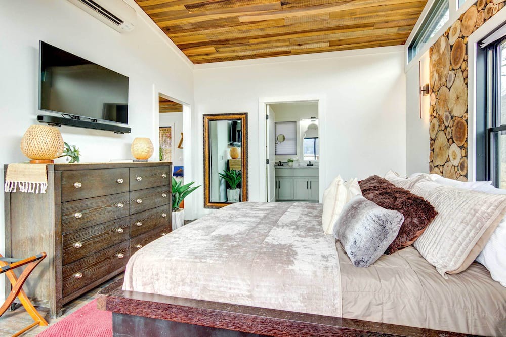 Photo of Bedroom in Topton