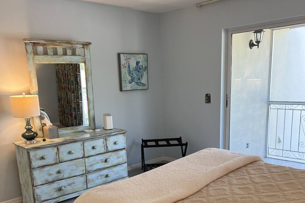 Photo of Bedroom in Indian River Shores