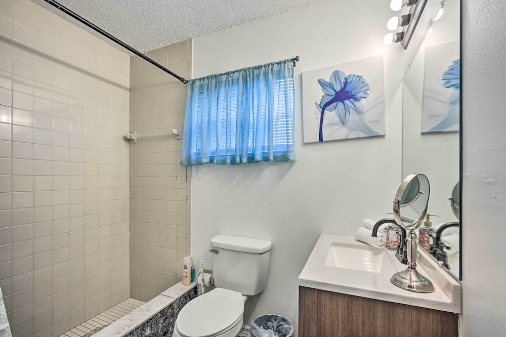 Photo of Bathroom in Durant