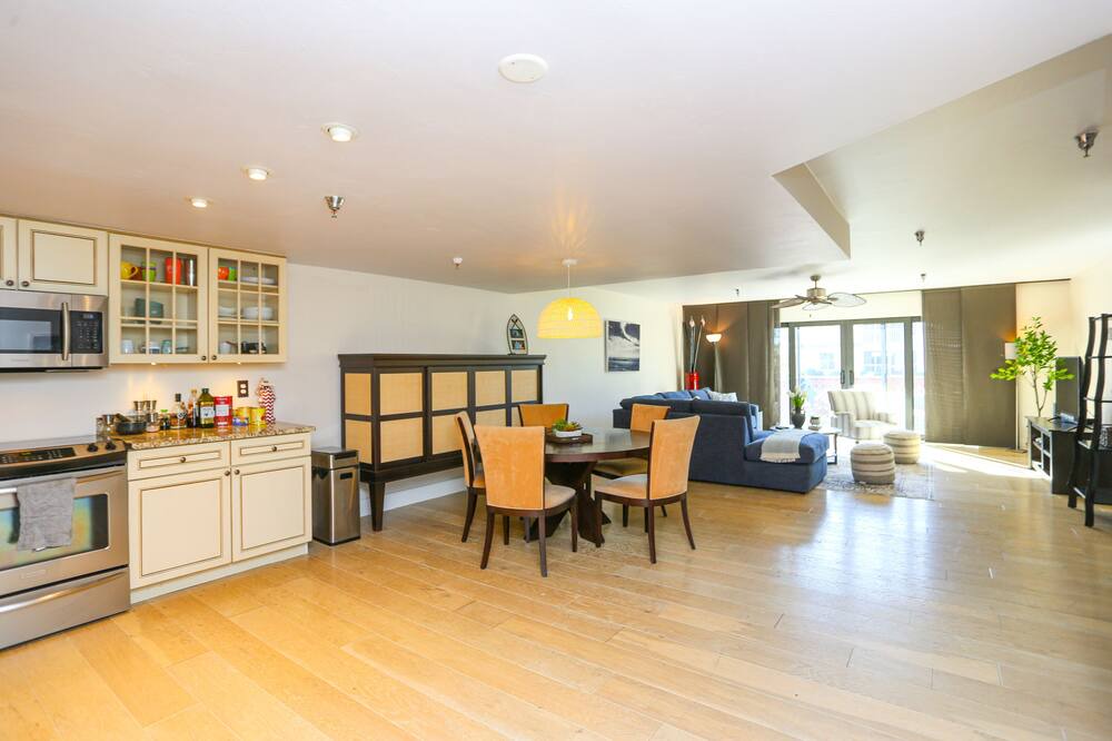 Photo of Kitchen in Royal Harbor