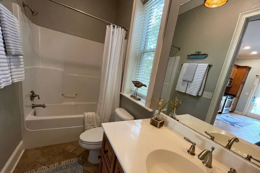 Photo of Bathroom in Beaufort