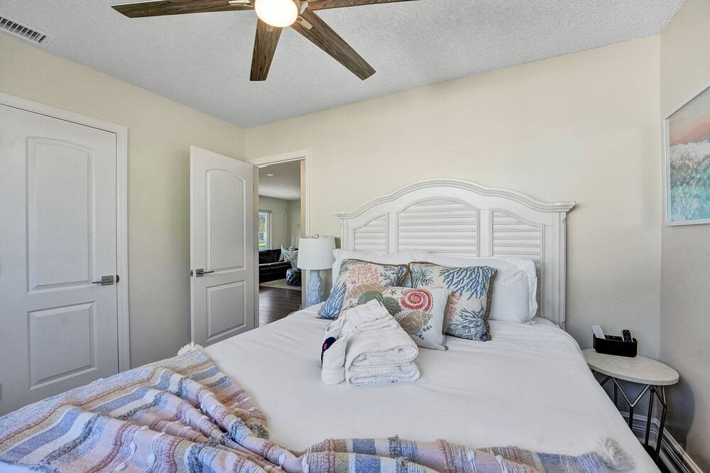 Photo of Bedroom in Tropic Palms
