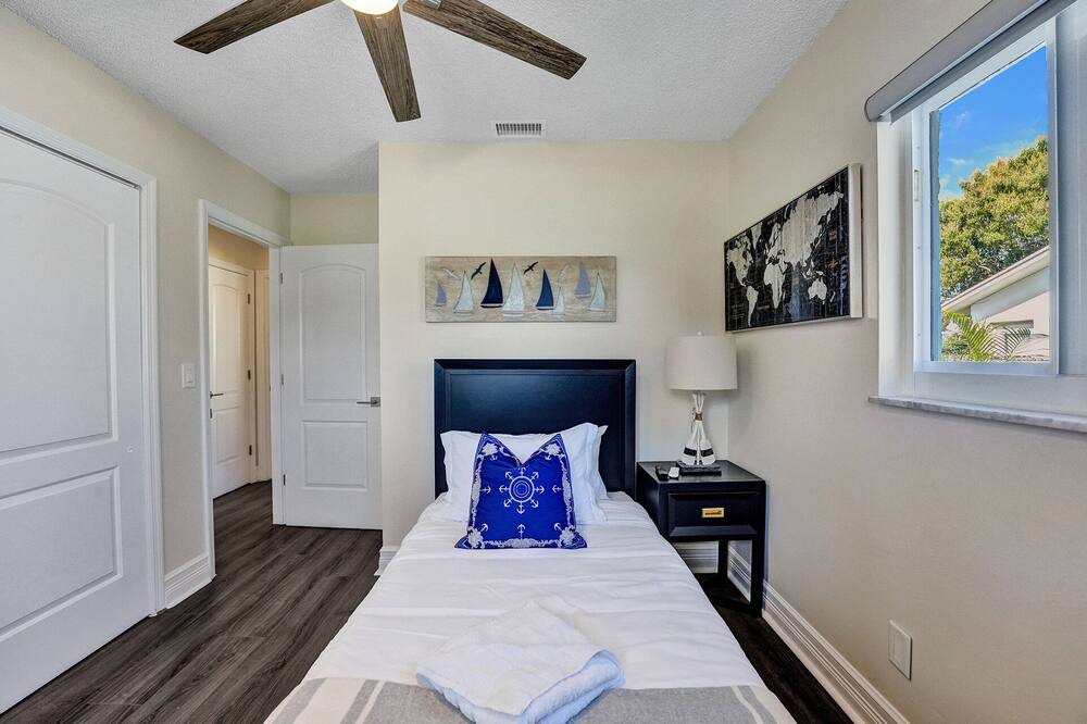Photo of Bedroom in Tropic Palms