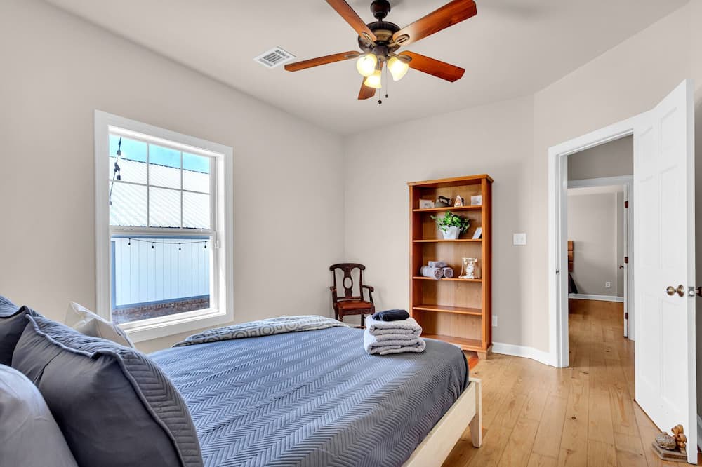 Photo of Bedroom in Dacula