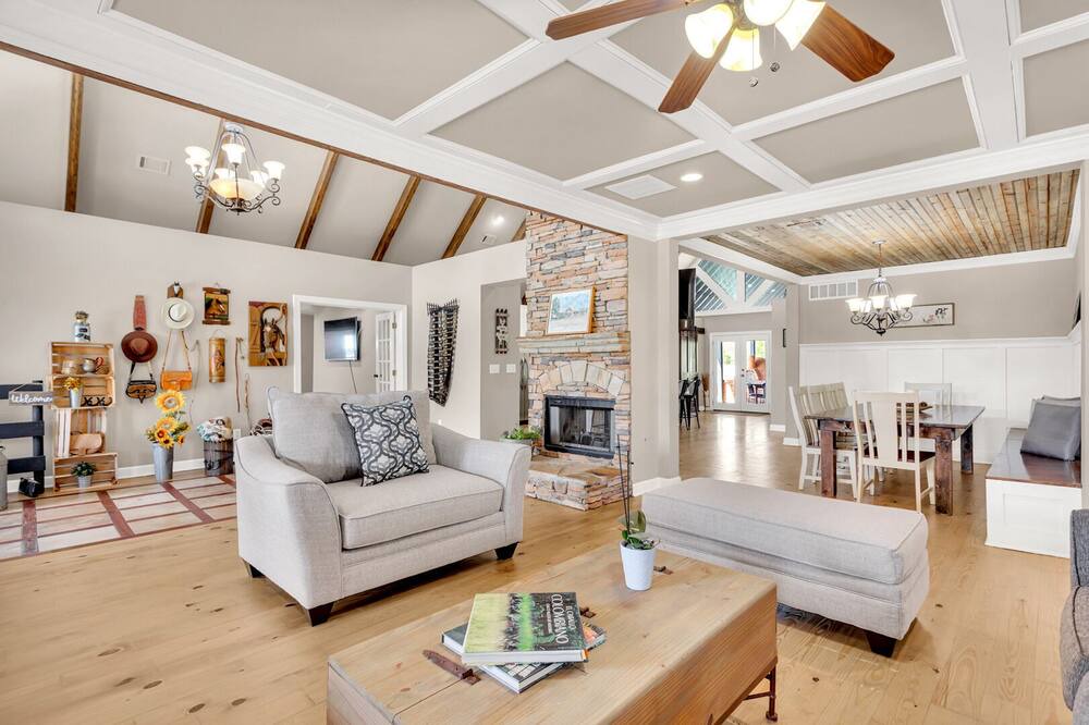 Photo of Livingroom in Dacula