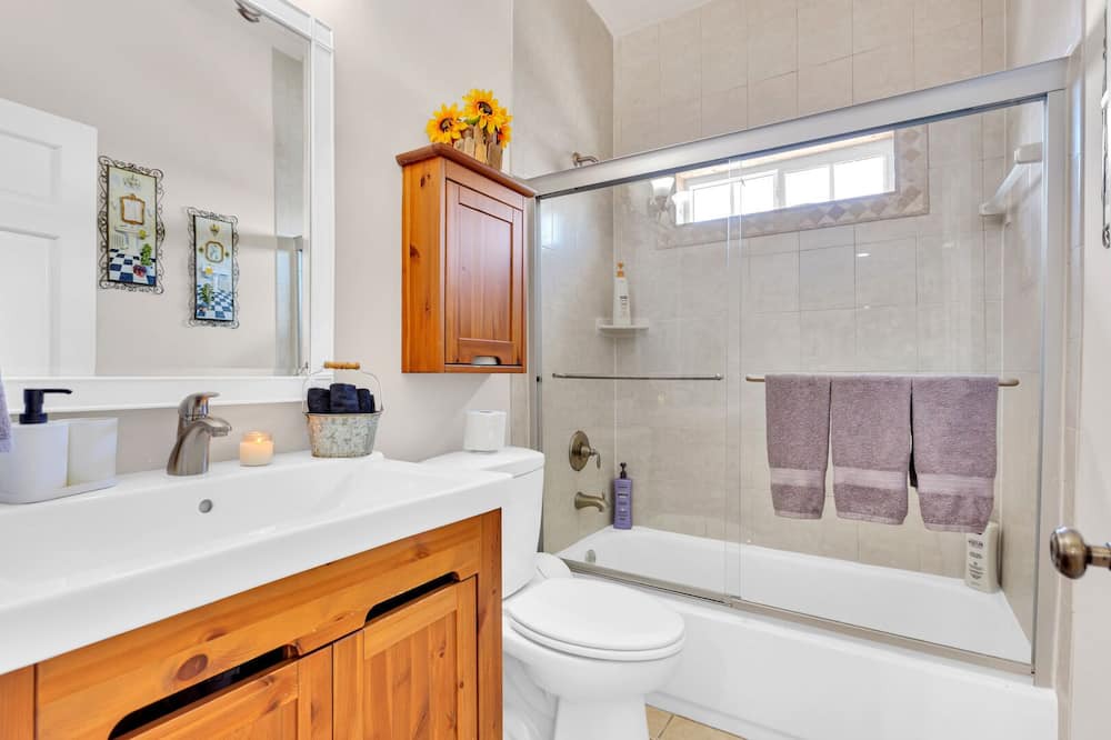 Photo of Bathroom in Dacula