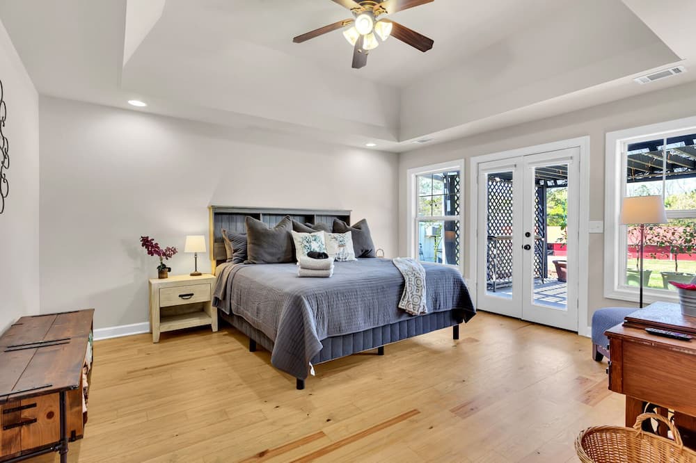 Photo of Bedroom in Dacula