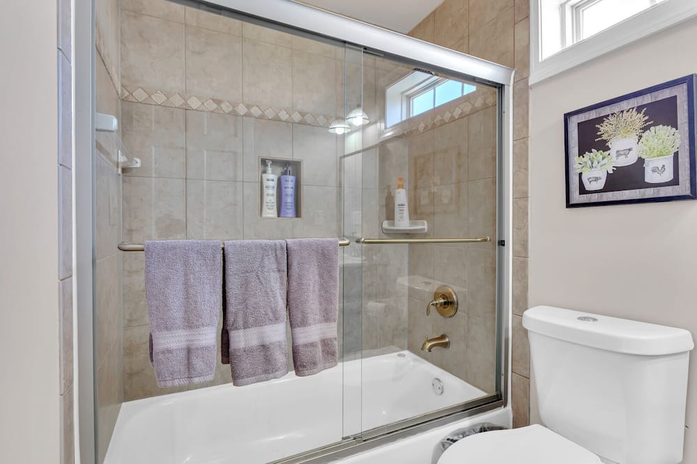 Photo of Bathroom in Dacula