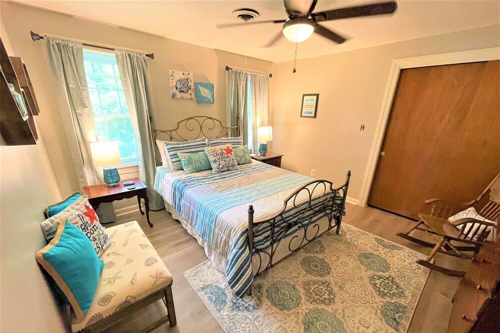 Photo of Bedroom in Swansboro