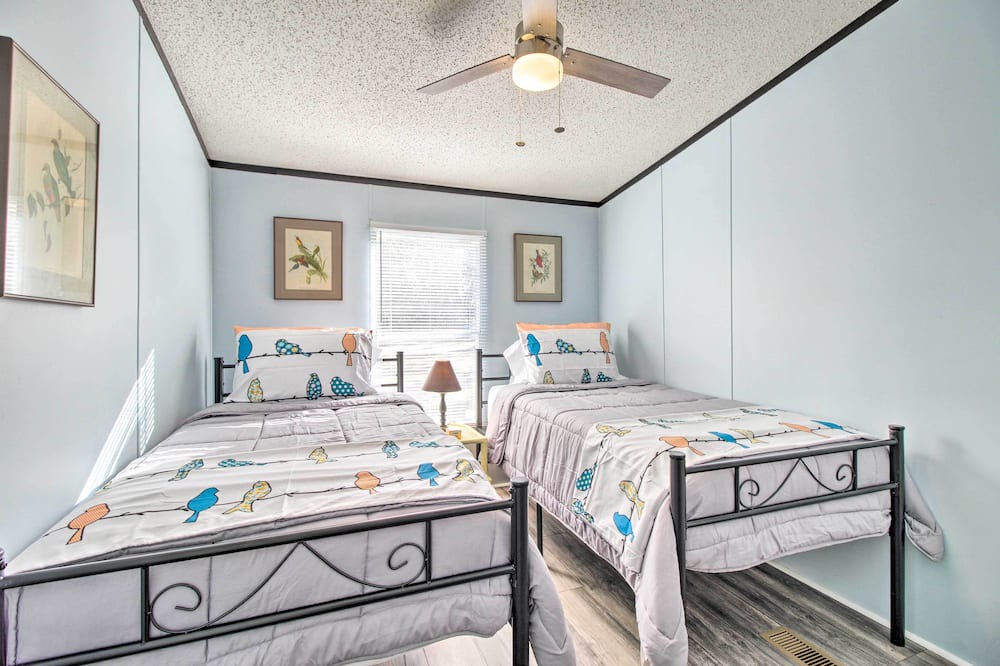 Photo of Bedroom in Midway