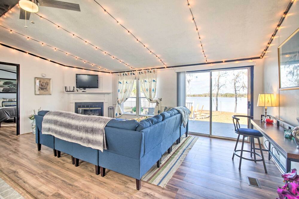 Photo of Livingroom in Midway