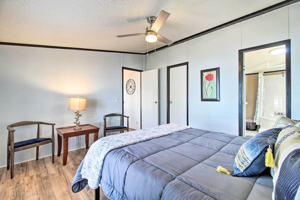 Photo of Bedroom in Midway