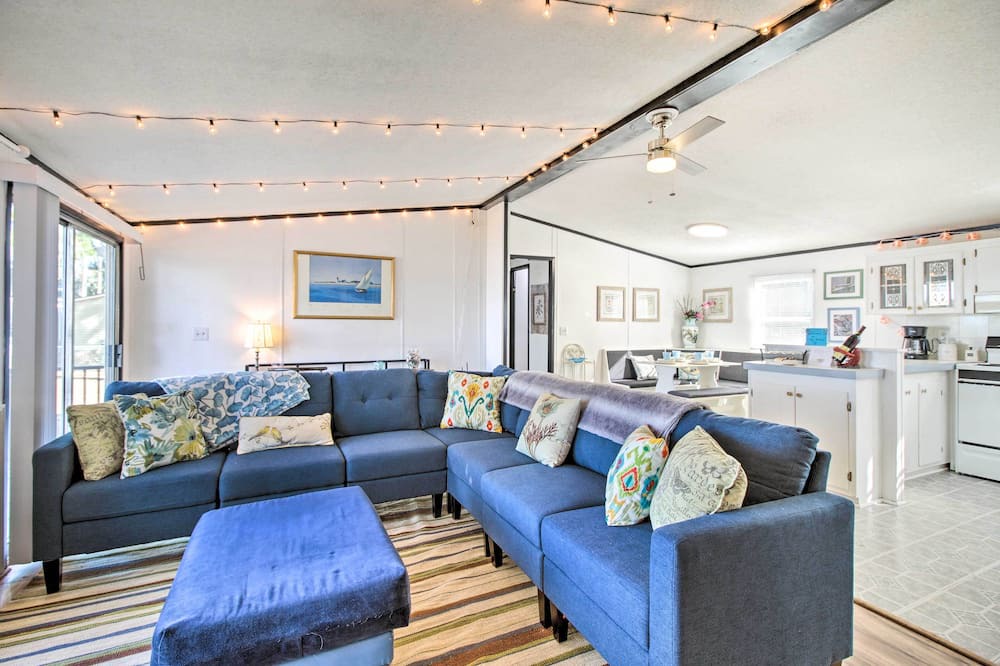 Photo of Bedroom in Midway