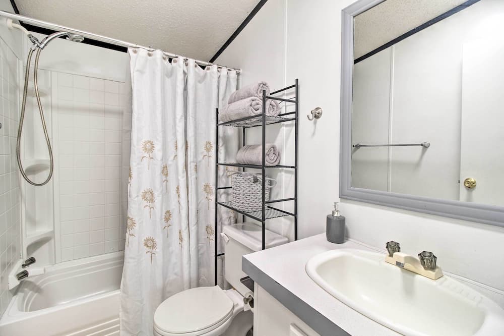 Photo of Bathroom in Midway