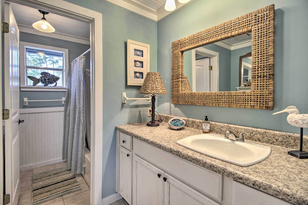 Photo of Bathroom in Midway