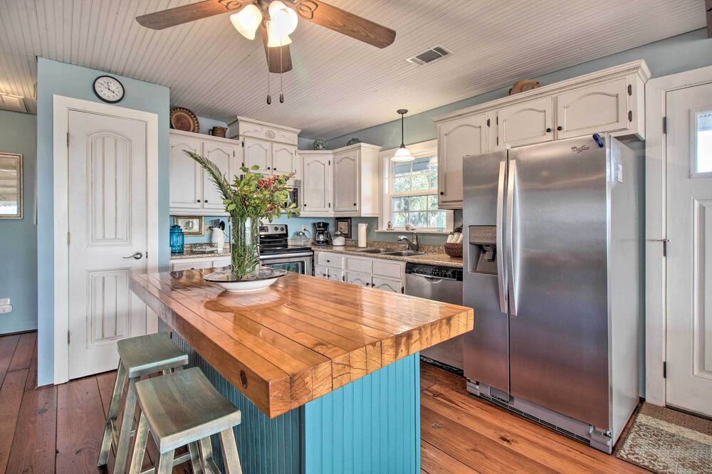 Photo of Kitchen in Midway