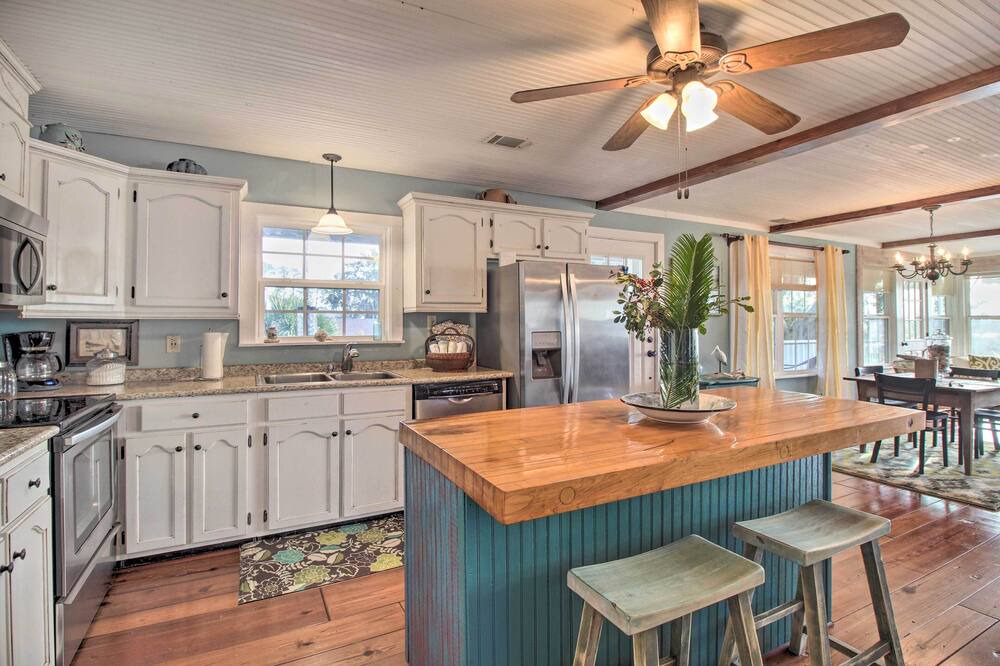 Photo of Kitchen in Midway