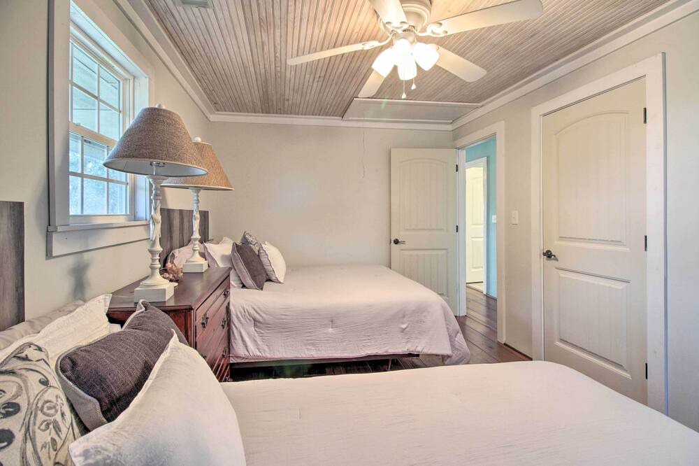 Photo of Bedroom in Midway